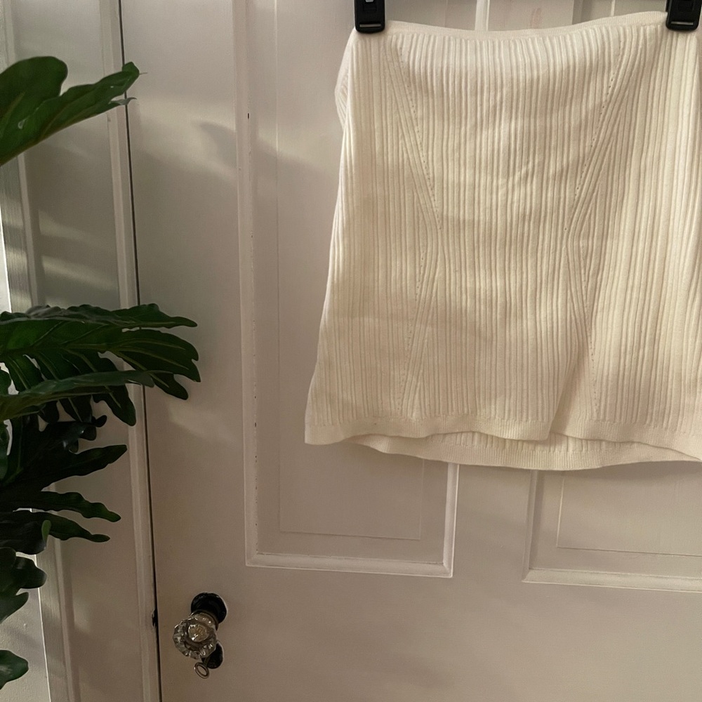 Elegant White Ribbed tube top